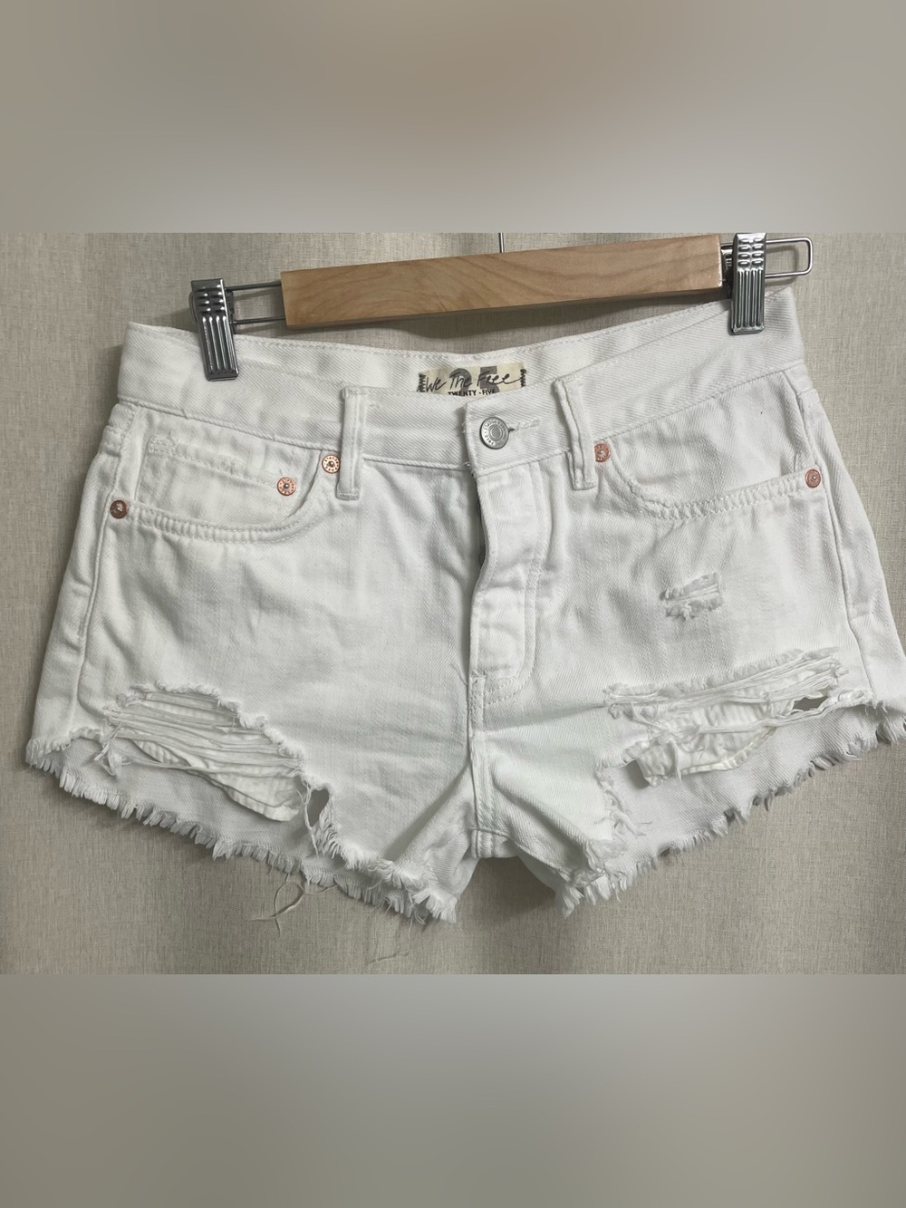 We The Free White Distressed Denim Cutoff Shorts 100% Cotton 25
